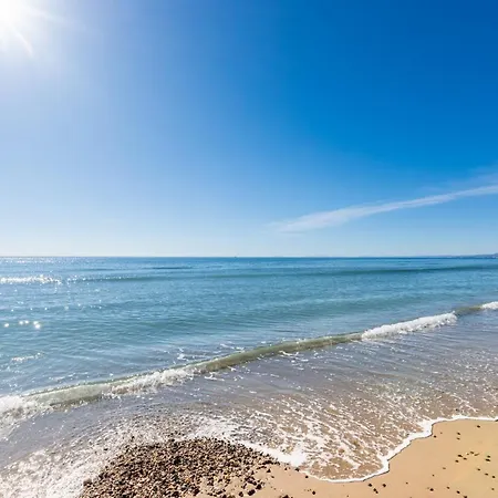 Apartment Bahia De - 3 Bedroom With Sea View