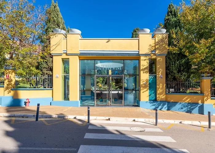 Апартаменти Bahia De - 3 Bedroom With Sea View